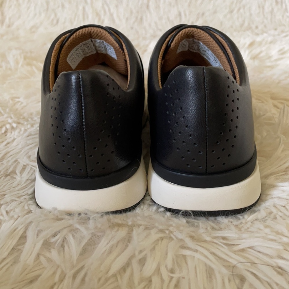 Vionic Black Sneakers - Picture 5 of 6